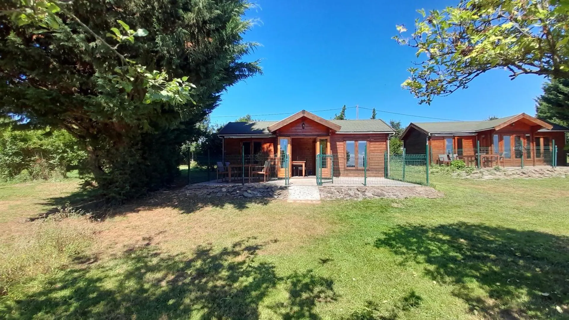 Camping La Colline Chirat-l'Eglise